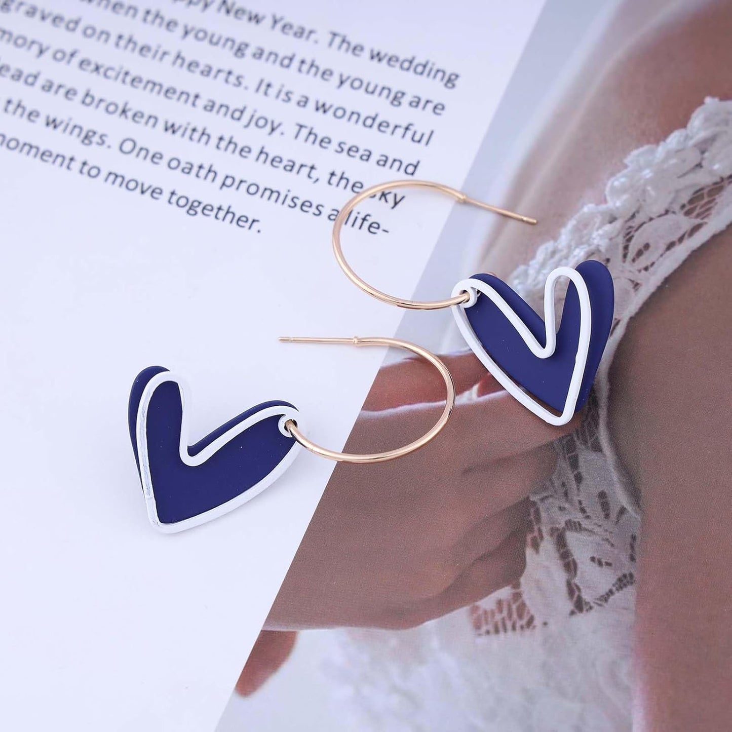 Vintage Blue Heart Earrings Enamel Heart Drop Earrings Acrylic Love Heart Earrings C Shape Hoop Earrings Gold Open Circle Earrings Jewelry for Women