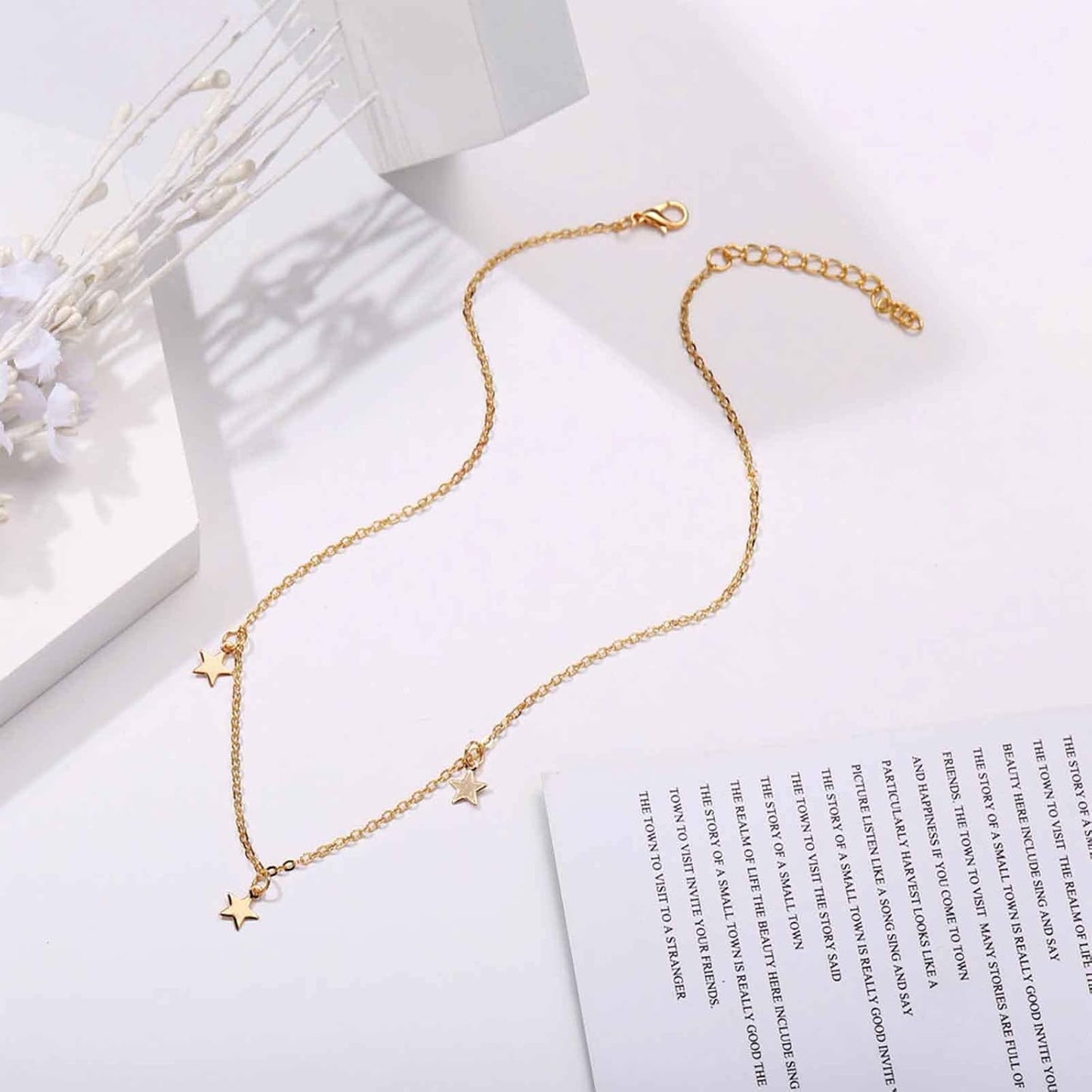 Boho Star Choker Necklace Gold Dangle Star Necklace Minimalist Collar Necklace Tiny Dangle Necklace Chain Jewelry for Women and Girls
